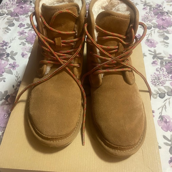 UGG with Neumel high. Chestnut color. Size 7. Great condition. - Picture 9 of 10